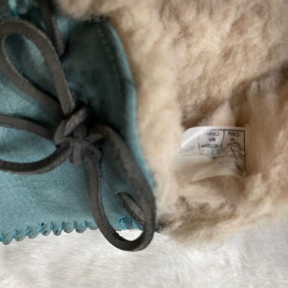 Ugg Dakota suede Shearling Bleu moccasins size 9. - Picture 8 of 9